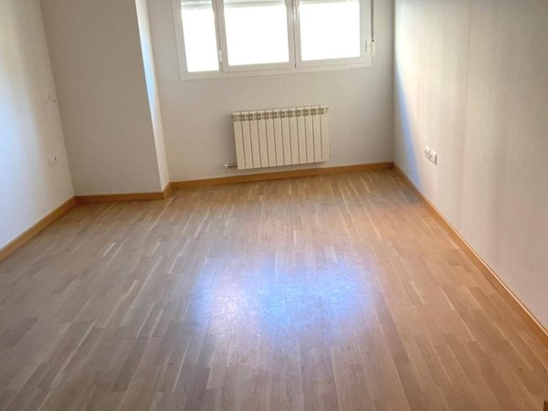 Cistérniga,  ES