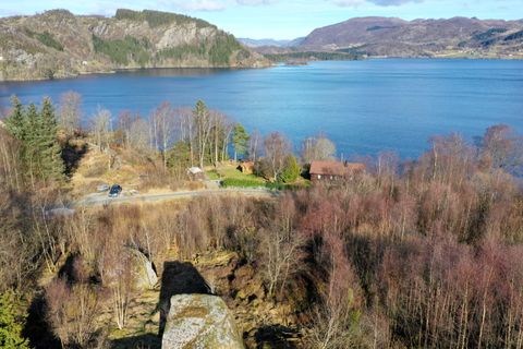 Vassbotn, Tau