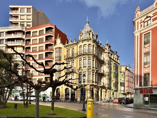 Gijón,  ES