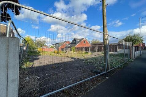 Fearney Side, , Little Lever, Bolton, Lancashire, BL3 1BU