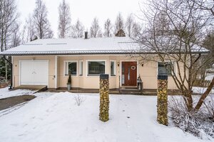 Pihtakuusentie 6, Tausti, Pälkäne