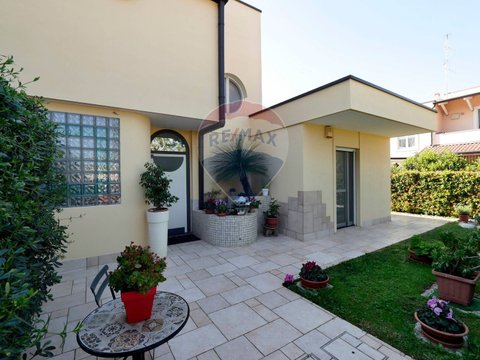 Noicattaro,  IT