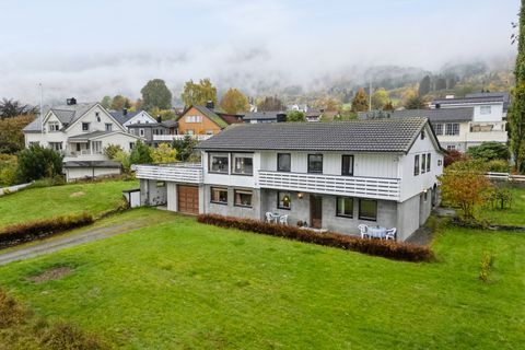 Austlidvegen 14, Ørsta