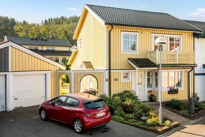 Surte, Ale kommun