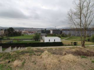 Oviedo,  ES
