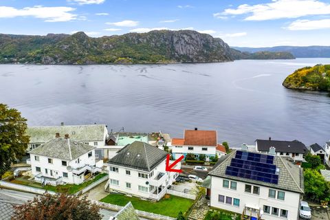 Lyngdalsveien 3, Farsund
