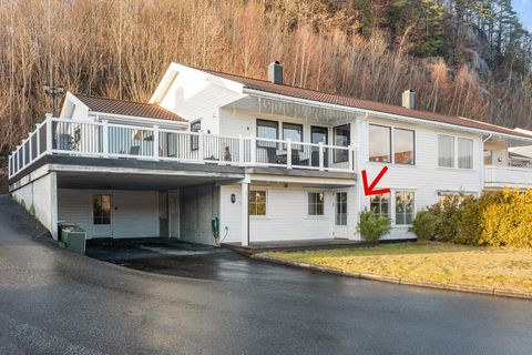 Steinbergåsen 8, Lyngdal
