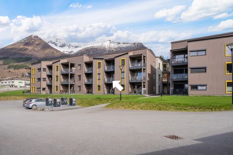 Håkonsgata 4E, Ørsta