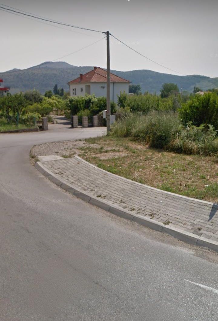 Bar, Tomba