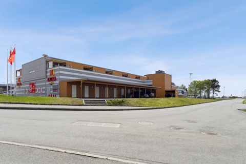 Skolevegen 1I, Aukra