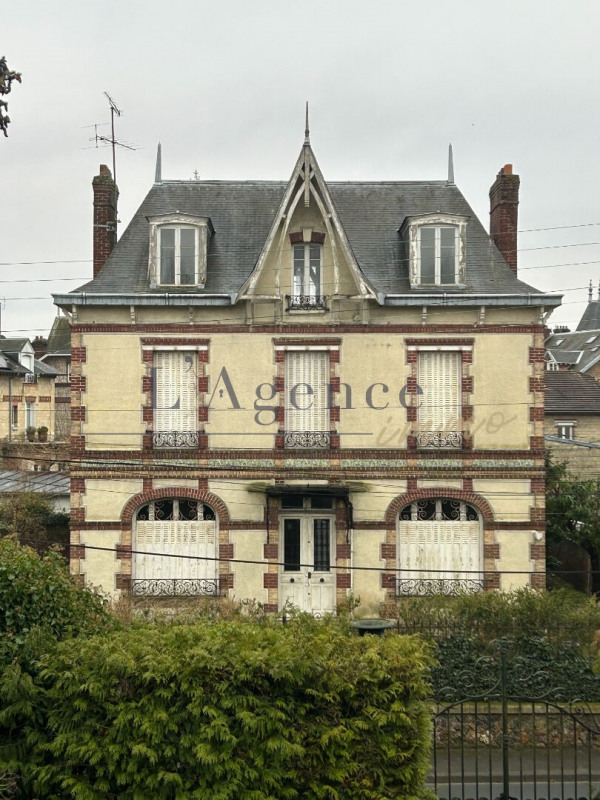 à Chantilly (60500)