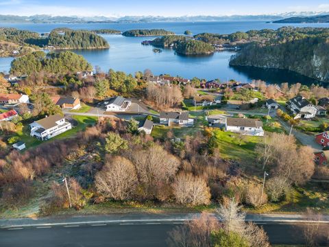 Søre Eidsbøen, Storebø