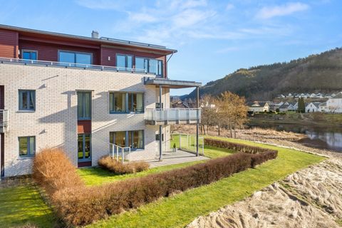 Farmoveien 9, Lindesnes