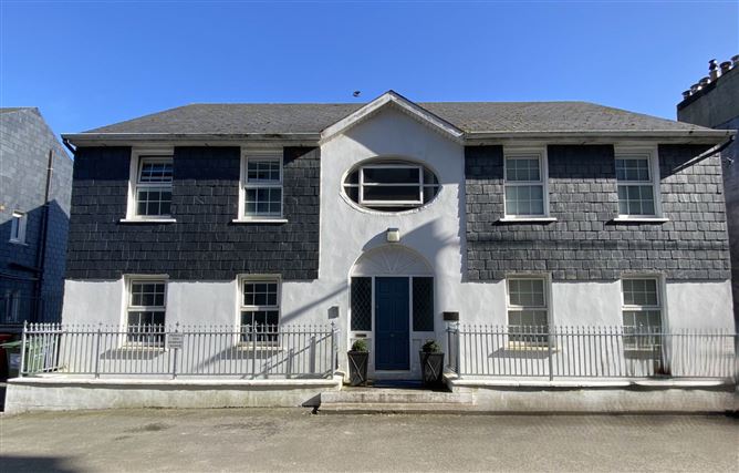 2 Rampart Manor, Kinsale, County Cork