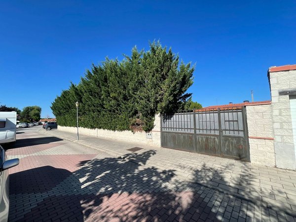 Viana de Cega,  ES