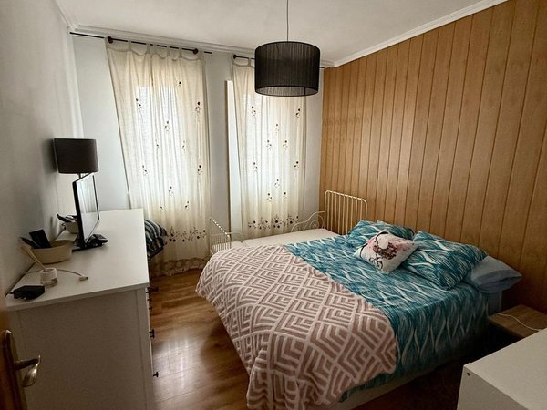 Viana de Cega,  ES