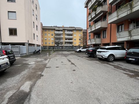 Verona,  IT