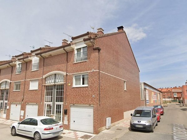 Santovenia de Pisuerga,  ES