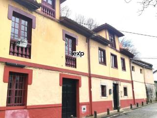 Oviedo,  ES