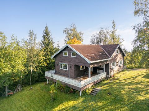 Nordbyvegen 21, Lena