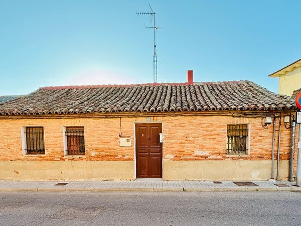 Santovenia de Pisuerga,  ES