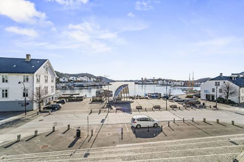 Torvet 4, Farsund