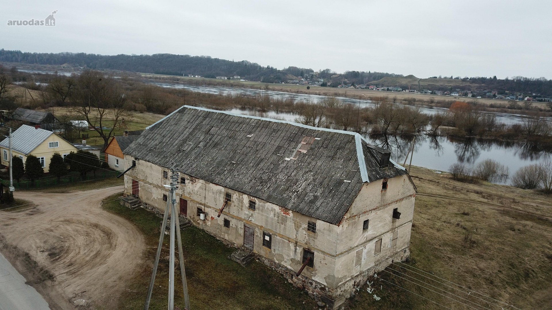 Šakių r. sav., Kriūkų mstl. Nemuno g.