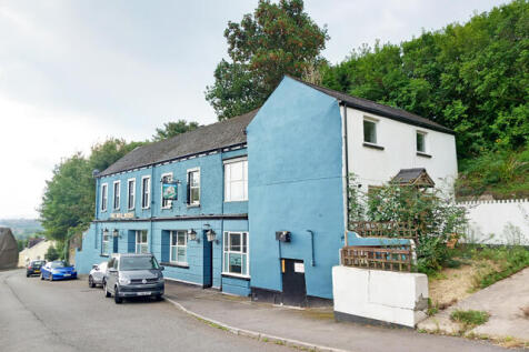 SWANSEA CITY - RECENTLY REFURBISHED &amp; WELL ESTABLISHED TRADITIONAL COMMUNITY PUB