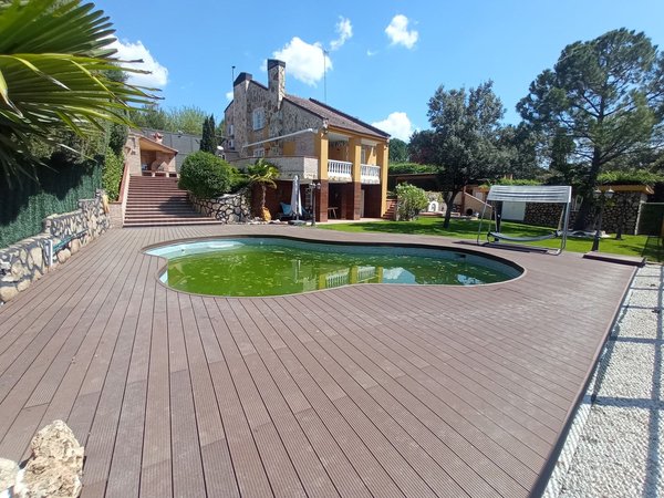 Villaviciosa de Odón,  ES