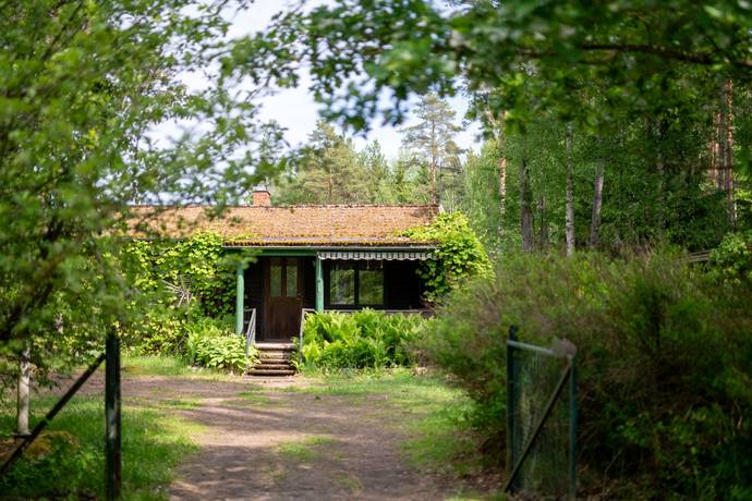 Ekeby Almby, Örebro kommun