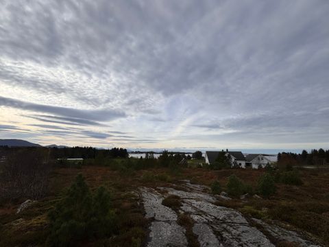 Røsslyngvegen 9, Aukra