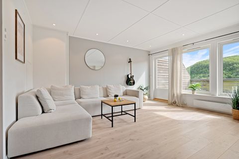 Svaleveien 30, Harstad