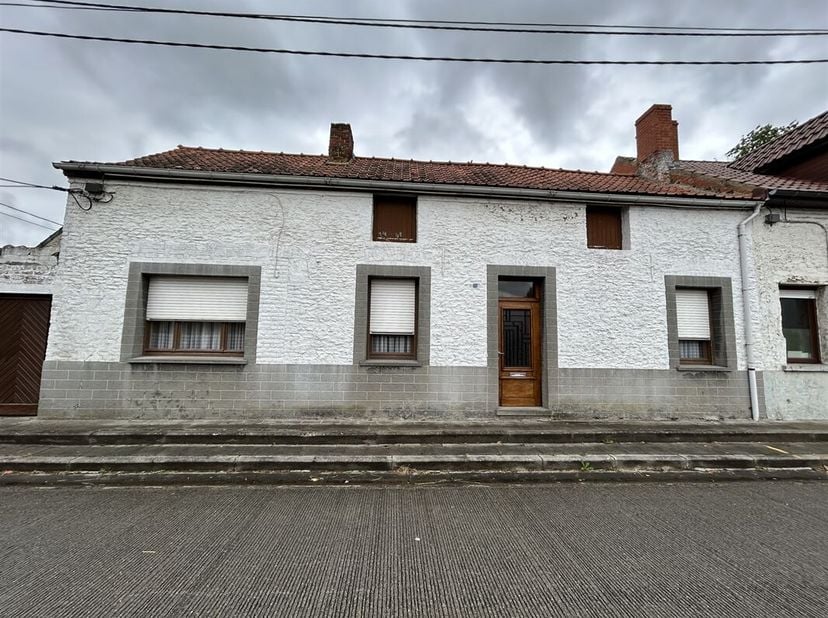 Rue Outre l'Eau 86 7600 Peruwelz