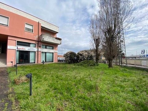 Bussolengo,  IT