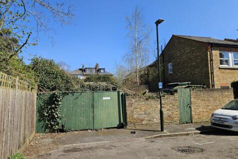 Lindum Road, Teddington