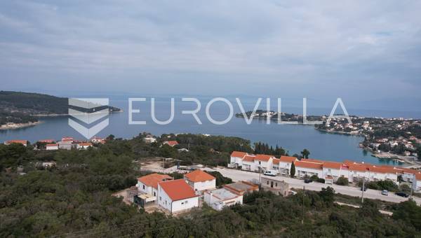 Nečujam