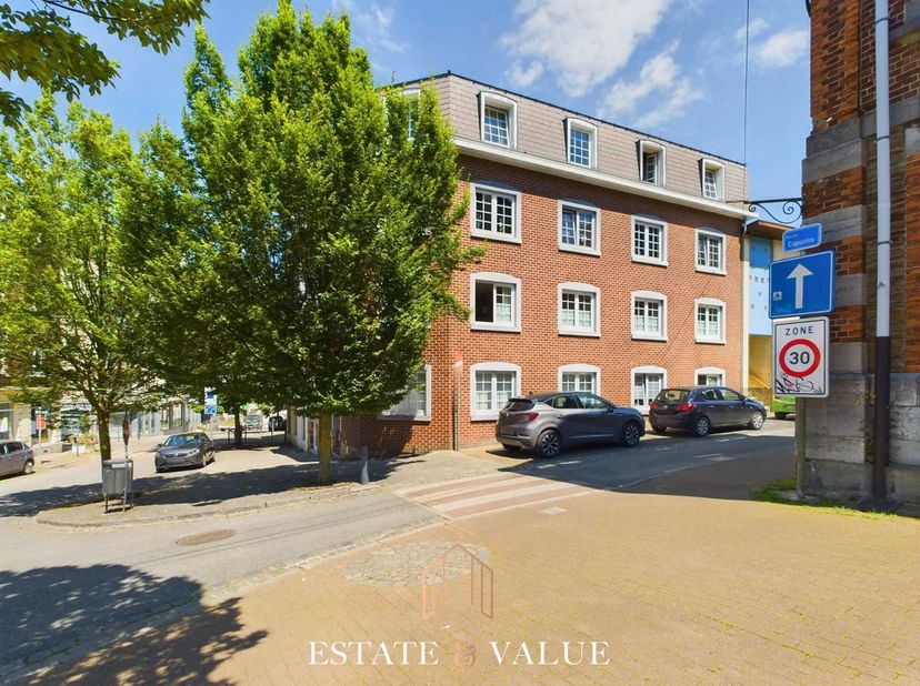 Place des Ecoles 4 4900 Spa