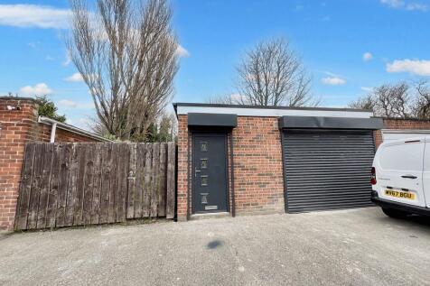 Armstrong Drive, West Moor, Newcastle upon Tyne, Tyne and Wear, NE12 7EB