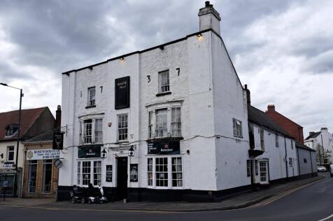 White Hart Hotel, 9 Market Place, Thorne, Doncaster DN8 5DP