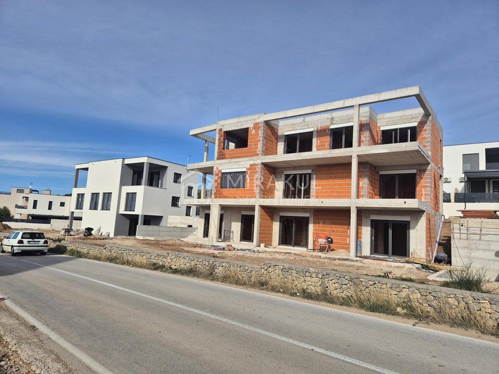 Sibensko-Kninska, Vodice