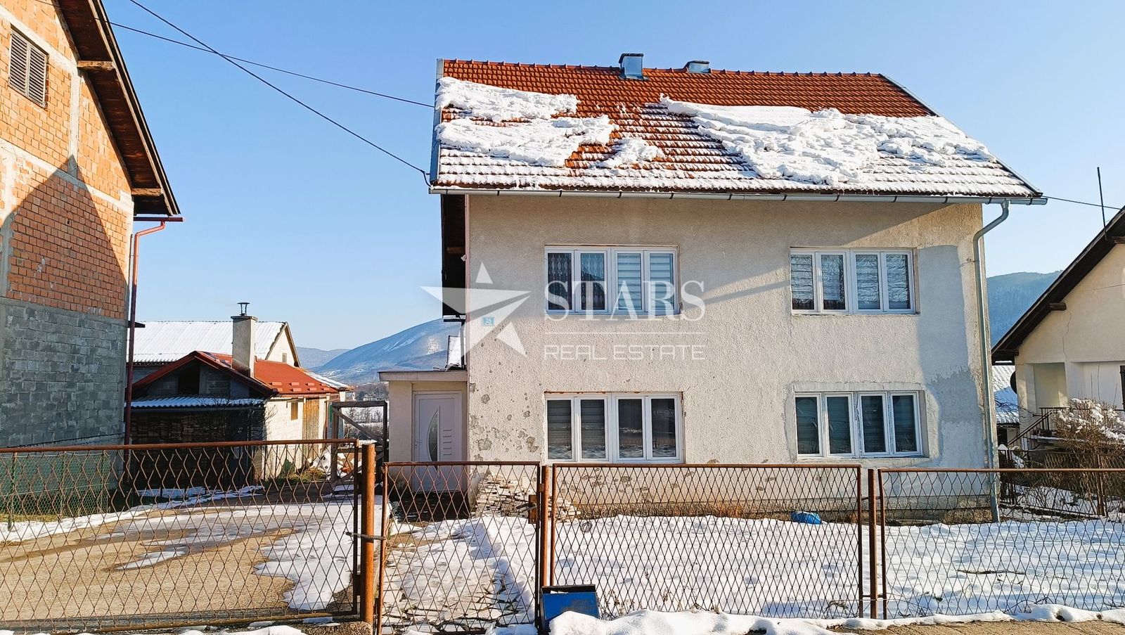 Plaski, Plaski center