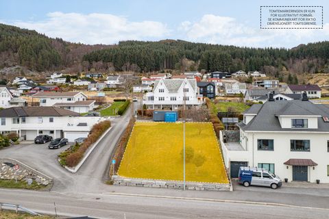 Skeidsvegen (Tomt), Ulsteinvik