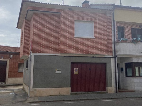 Nava del Rey,  ES