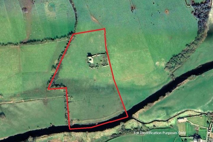 Lands Castlelake, Cashel, Co. Tipperary