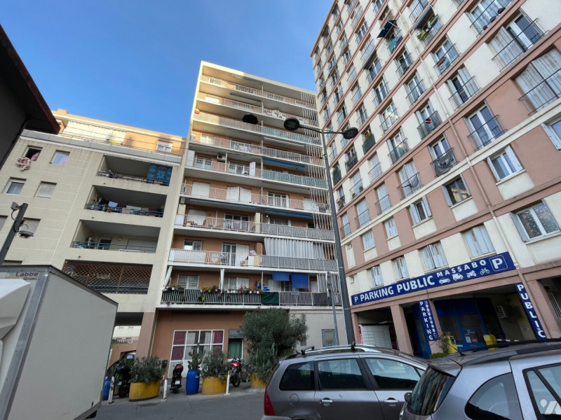 à Marseille (13002)