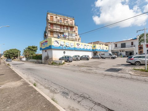 Carini,  IT