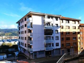 Basauri,  ES