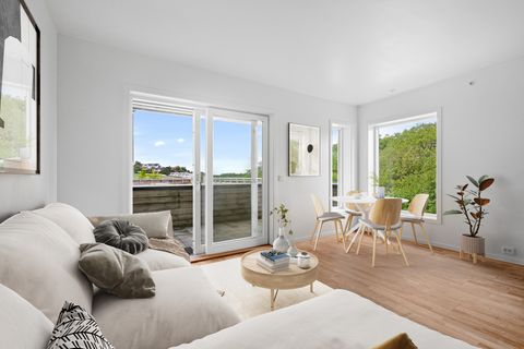 Tunbakken 27, Sola