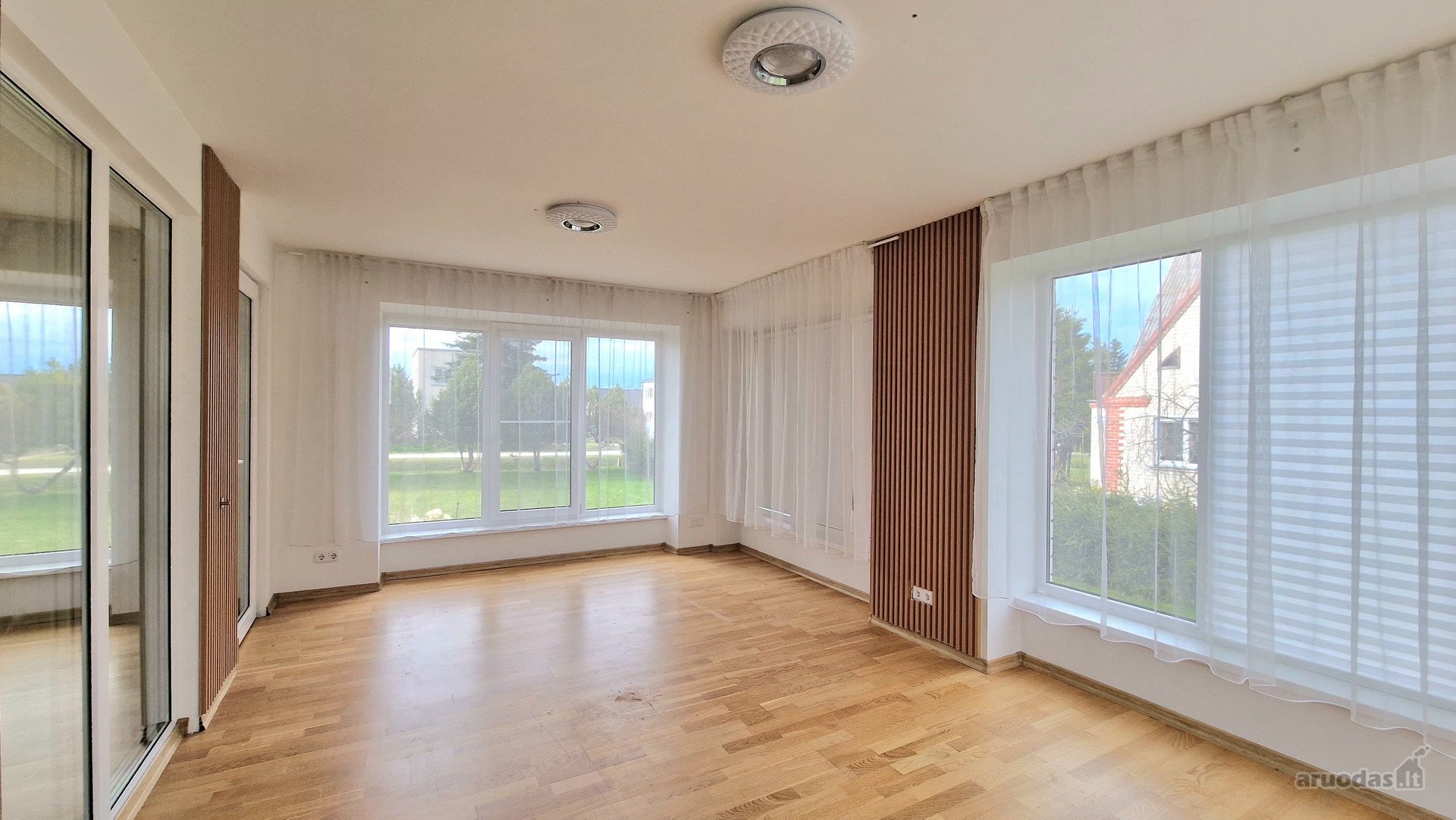 Anykščių r. sav., Naujųjų Elmininkų k. Trako g.