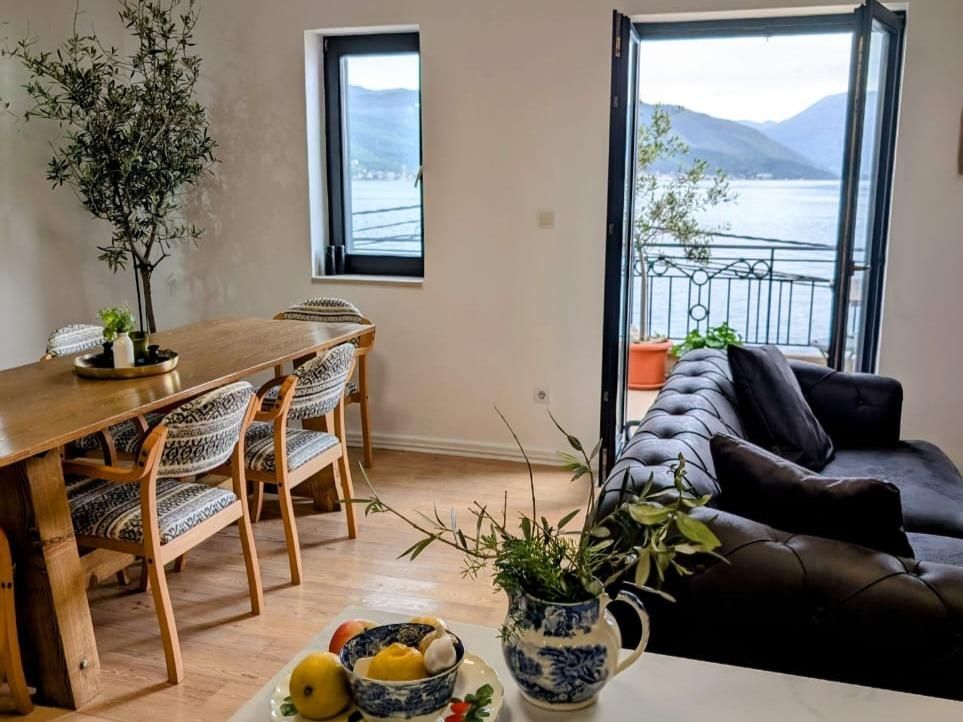 Tivat, Krasici